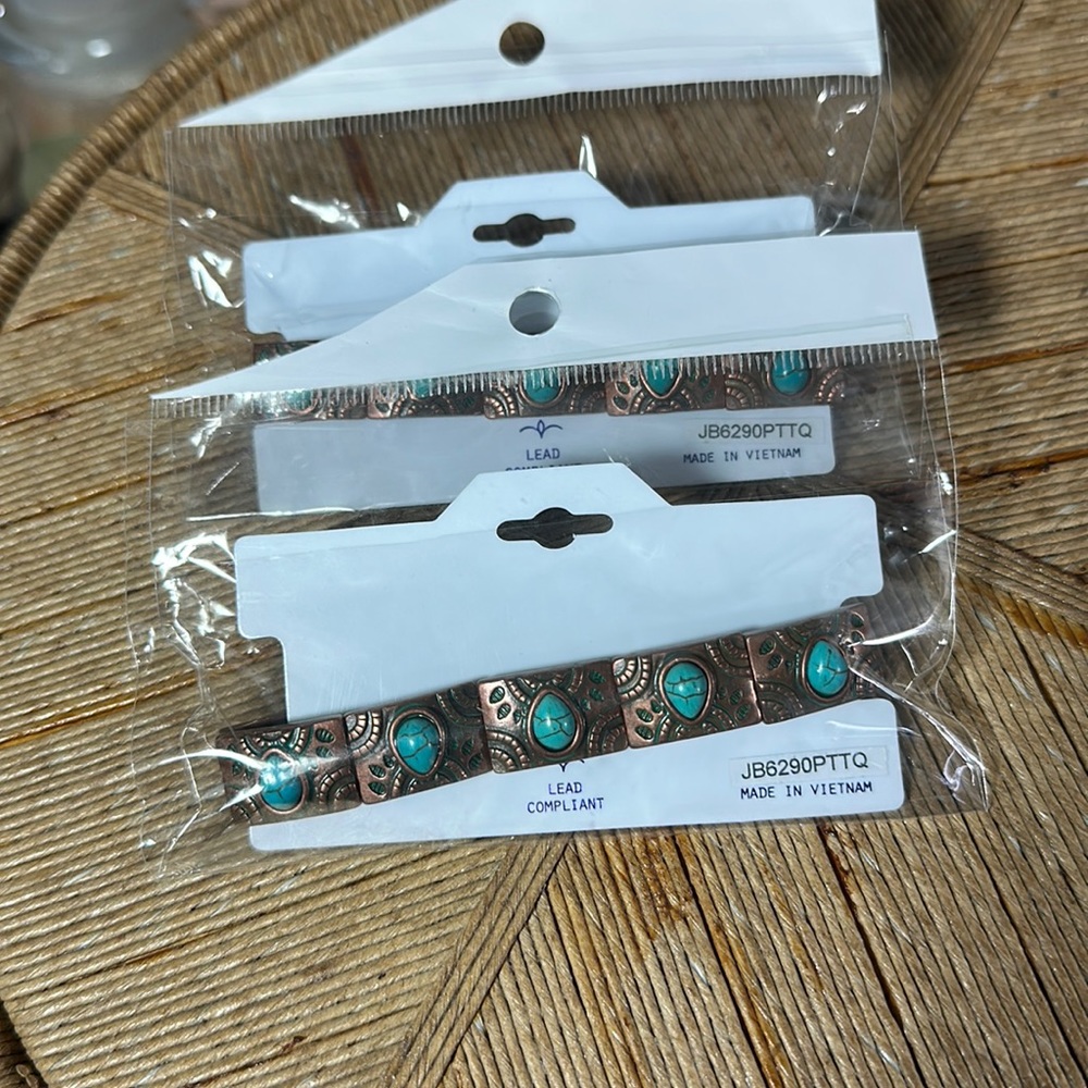 NWT pretty western bracelet